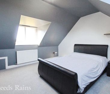 4 bedroom detached house to rent - Photo 3
