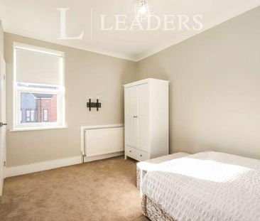 The Wellington Inn, Langsett Road, Sheffield, South Yorkshire, S6 - Photo 3