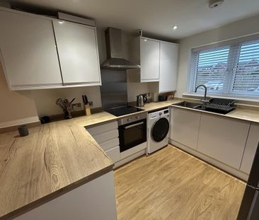 2 bedroom semi-detached house to rent - Photo 5