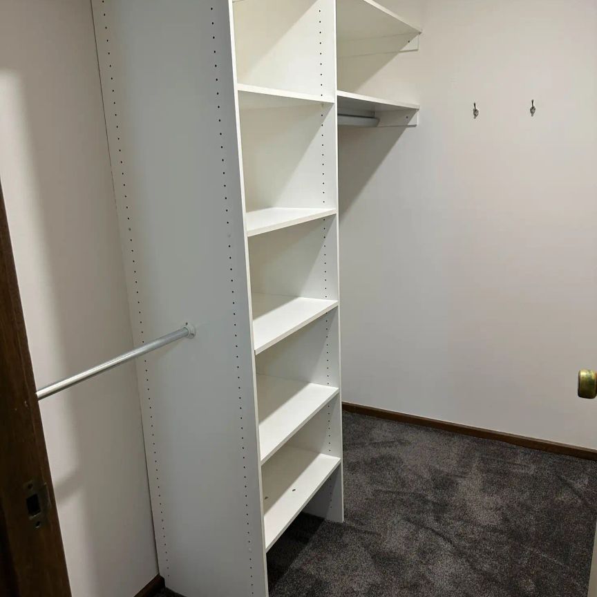 “Updated 3 bedroom Family home” - Photo 1
