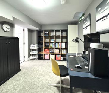 For Lease - 2334 Newcastle Crescent, Oakville, Ontario - Photo 3