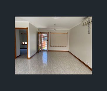 CLOSE TO COSMOPOLITAN PAKINGTON STREET - Photo 1