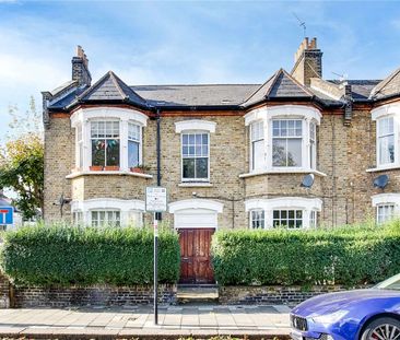 A lovely and bright two bedroom flat in the heart of Wandsworth. - Photo 3