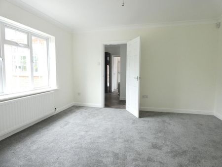 4 bedroom detached house to rent - Photo 4