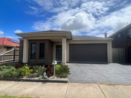 57 City Vista Court, Fraser Rise - Photo 1