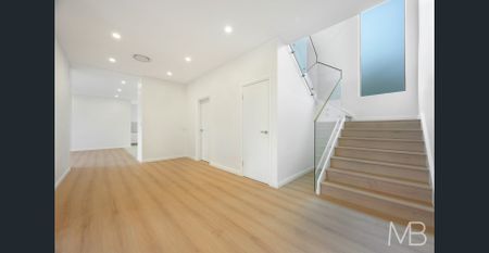 ELEGANT FAMILY HOME CLOSE TO NATIONAL PARK - Photo 2