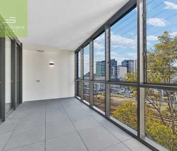 Spacious 2 Bed Apartment 2 min to the Train Station - Photo 5