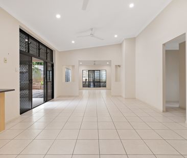 BRINSMEAD FAMILY HOME IN WEST PARKRIDGE ESTATE! - Photo 6