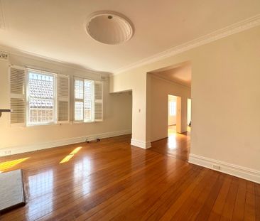 Three Bedroom House In Prime Location - Photo 1