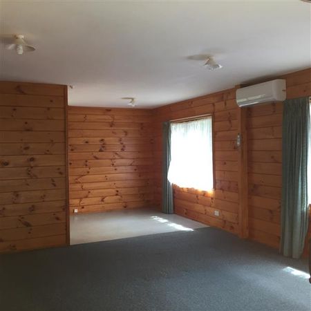 Family Friendly - Photo 3