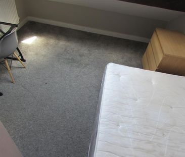 6 bedroom terraced house to rent - Photo 4