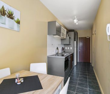 Quest Building Apartment - Photo 5