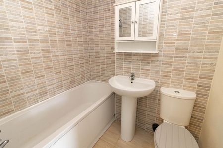 3 Bedroom House - End Terrace - Photo 5