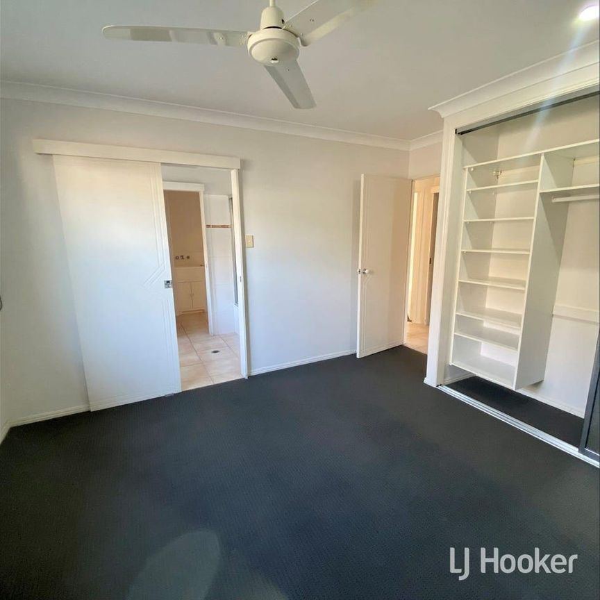 15 Cockatoo Circuit - Stunning low-set brick home - INCREASING AUGUST - Photo 1