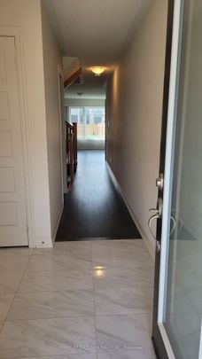 For Lease - 192 Tango Crescent, Newmarket, Ontario - Photo 1