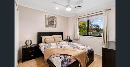 Spacious 3 Bedroom Home Plus Study - Photo 2