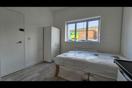 Studio Flat, Shelbourne Road, N17 - Photo 2