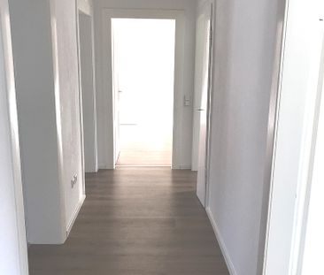 Helle 3 Zimmer Wohnung mit Balkon im 3. Obergeschoss - Foto 1