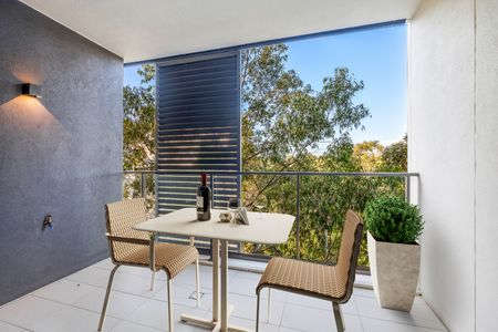 Modern Apartment in Prime Rouse Hill Location - Photo 2