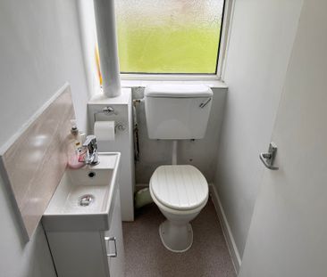 Limehurst Avenue, Finchfield, Wolverhampton - Photo 1