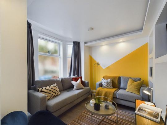 6 bedroom house to rent - Photo 1