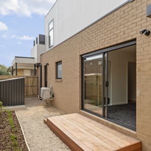 2 bedroom luxury townhouse - Photo 3