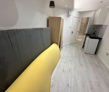 Studio Flat, Howson Road, SE4 - Photo 3