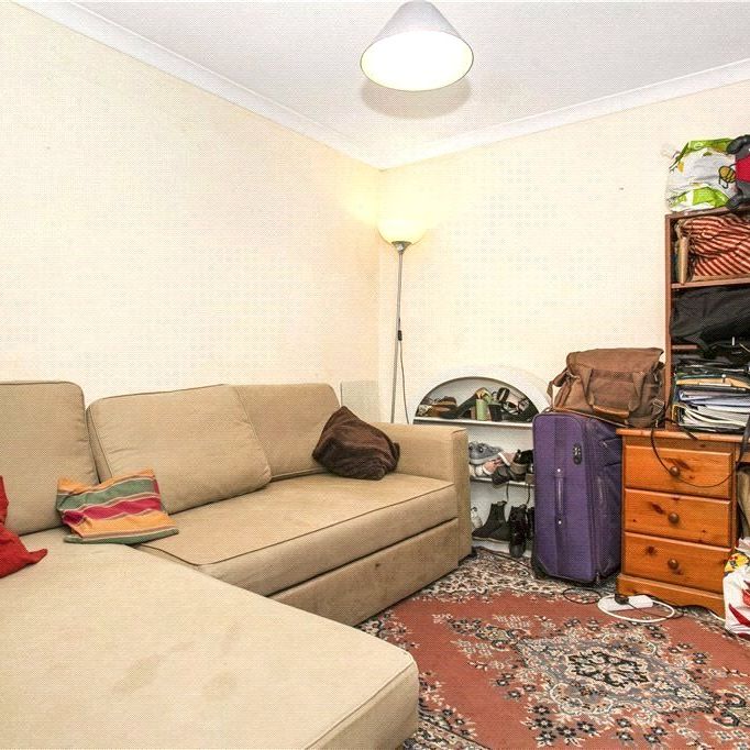 Nobles Way, Egham, Surrey, TW20 9RG - Photo 1