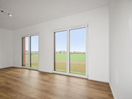 Geiselhöring: Modernes Wohnen mit Wohlfühlklima – Holzmassiv-Doppelhaushälfte mit Garten - Photo 3