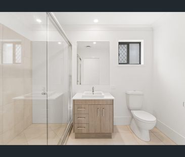 5 BED FAMILY HOME IN SPRINGFIELD RISE ESTATE - Photo 5