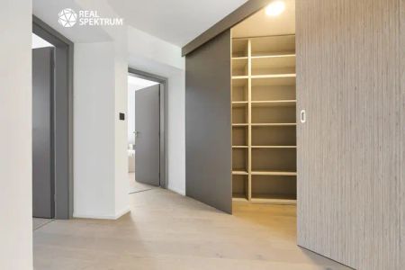 Pronájem nadstandartního bytu 3+kk po rekonstrukci s klimatizací, 89 m - Photo 2