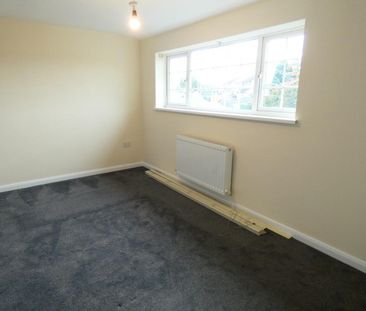 2 bedroom House To Let Total Size: 920 SQ FT - Photo 1