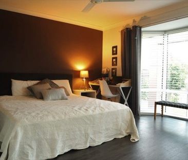 4 Bedroom 2 Bathroom 2 Car Garage Airconditioned Fully Fenced - Photo 6
