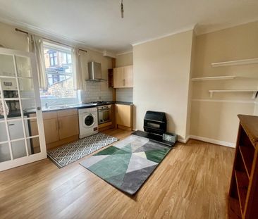 2 Bed Terraced House, Arksey Terrace, LS12 - Photo 3