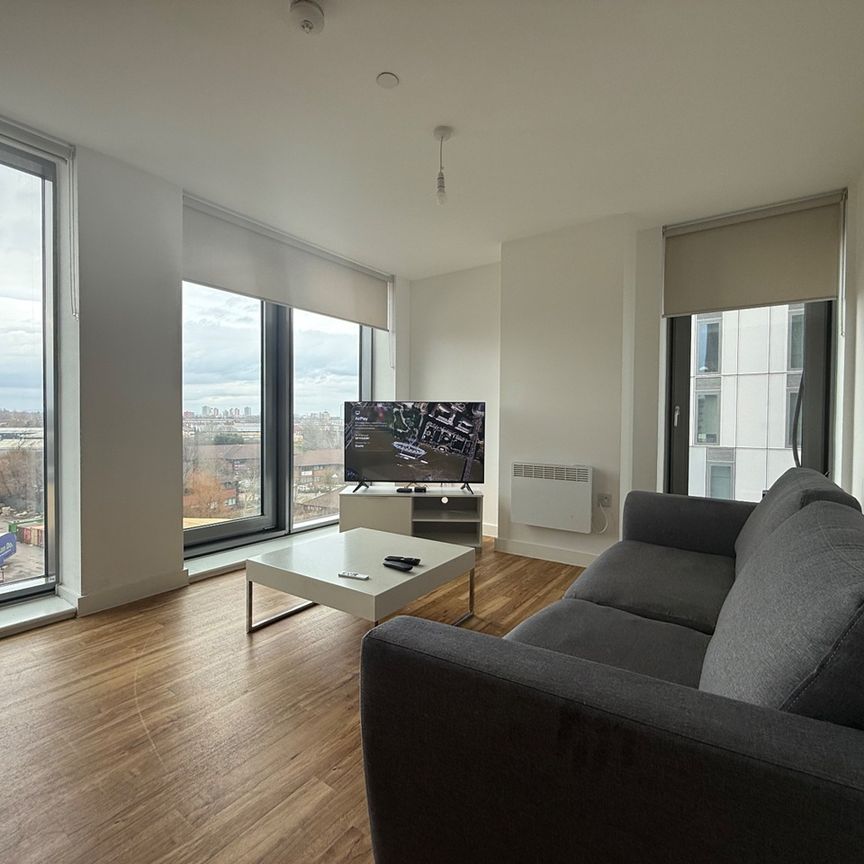 Room in a Shared Flat, Michigan Avenue, M50 - Photo 1