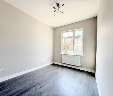 2 Bed Flat, Putney High St, SW15 - Photo 2