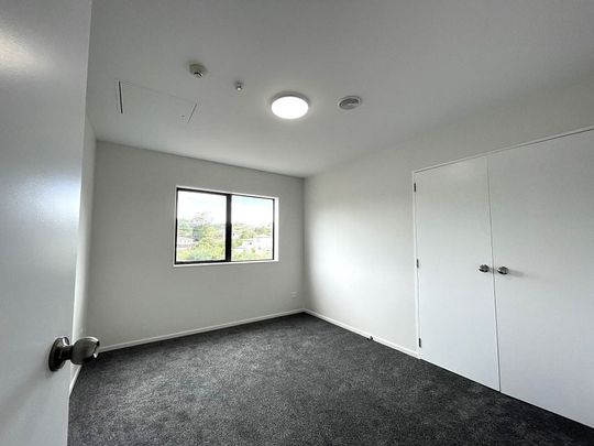 Spacious 3 bed 2 bath Apartment - Photo 1