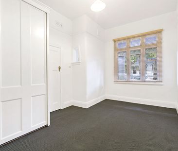 Charming two bedroom North Newtown terrace - Photo 3