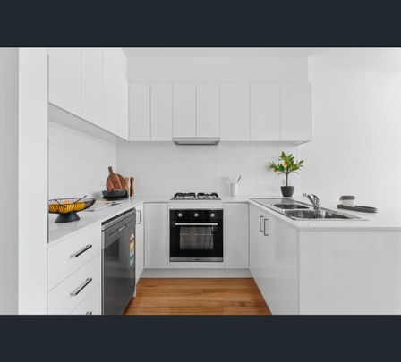 1/7 Pullyblank Parade, Bundoora, Vic 3083 - Photo 1