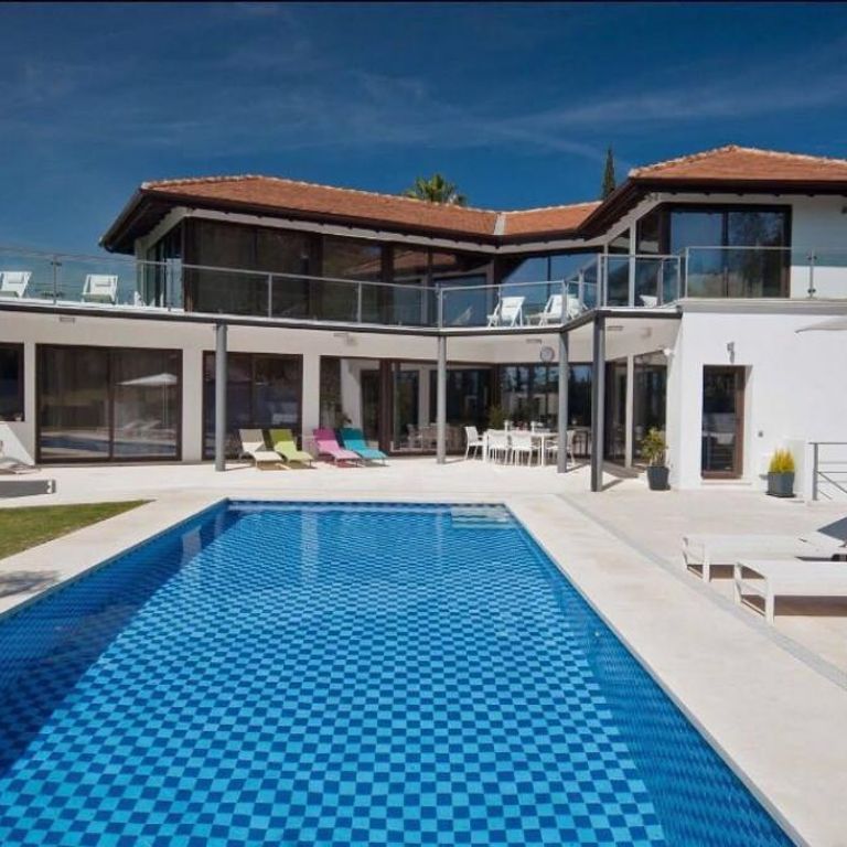 5 bedroom luxury Villa for rent in Nueva Andalucia, Spain - Photo 1