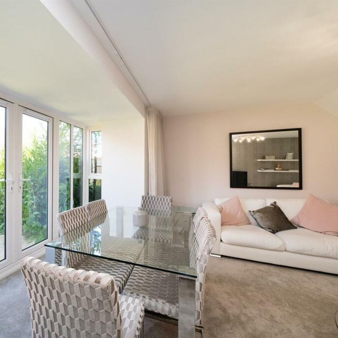 4 bedroom semi-detached house to rent - Photo 1