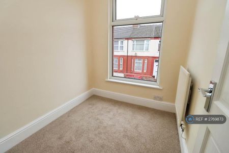 3 bedroom terraced house to rent - Photo 5