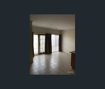 Modern Townhouse Offering Easy Living and Convenience - Photo 2