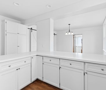 For Lease - 295 Plains Road Unit# Main Level, Burlington, Ontario - Photo 4