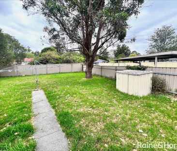 Affordable 2-bedroom home with yard - Photo 3