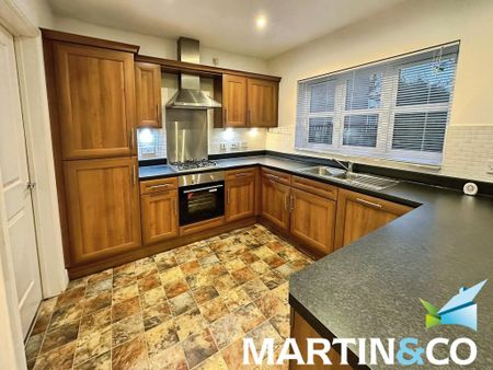 5 bedroom detached house to rent - Photo 3