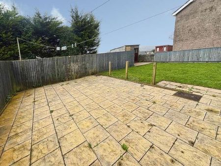 Heol Camlan, Birchgrove, SA7 - Photo 4