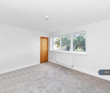6 bedroom detached house to rent - Photo 3