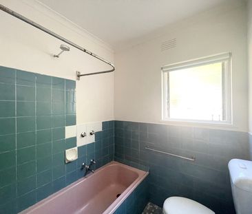 2/19 Evansdale Road, Hawthorn VIC 3122 - Photo 2