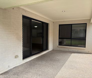 Large Family Home in Jacobs Ridge Estate - Photo 5